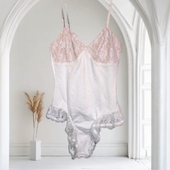 REVOLVE Tops - NEW Revolve White Lace bodice With Lace Trim Bodysuit size small